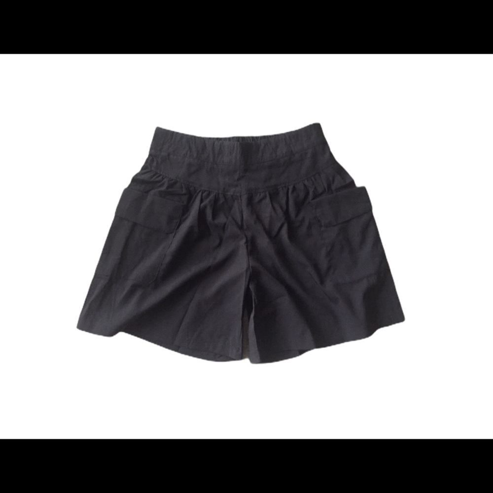5/$15 Women’s black shorts